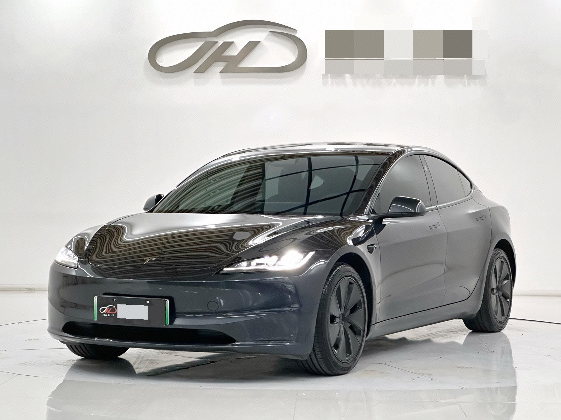 Tesla Model 3 2025 car image 