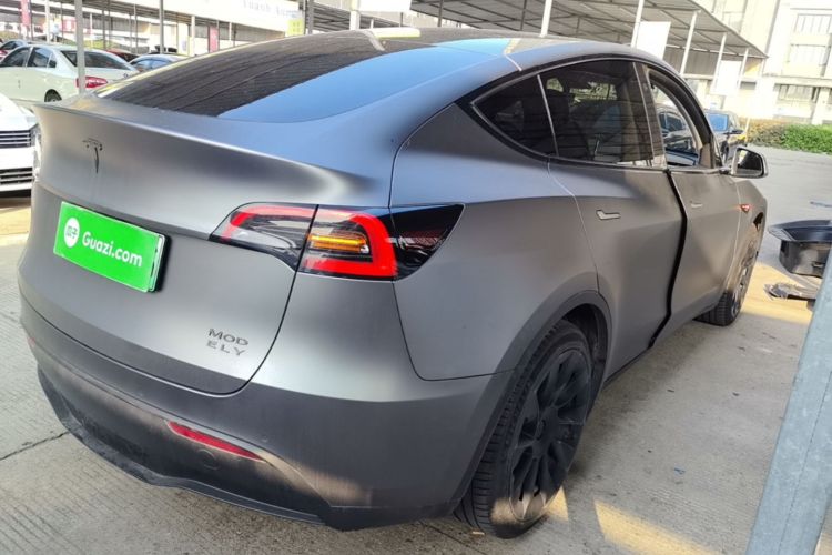 Tesla Model Y 2021 car image #7