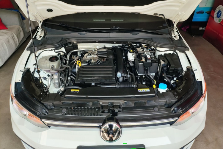 Volkswagen Golf 2024 car image #20