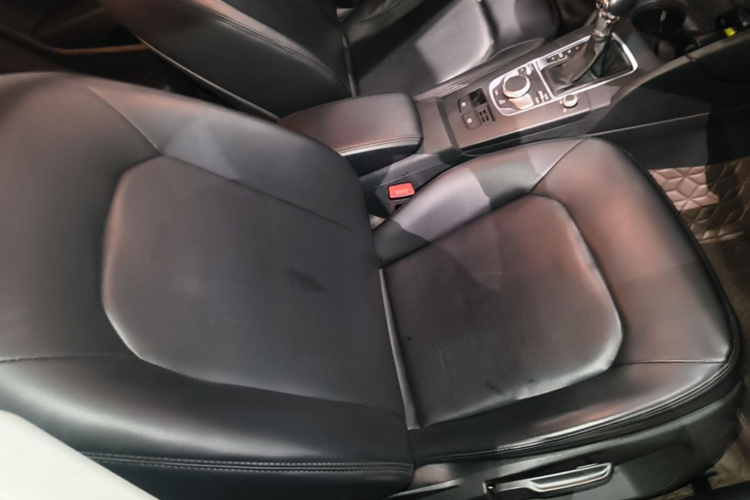 Audi A3 2019 car image #24