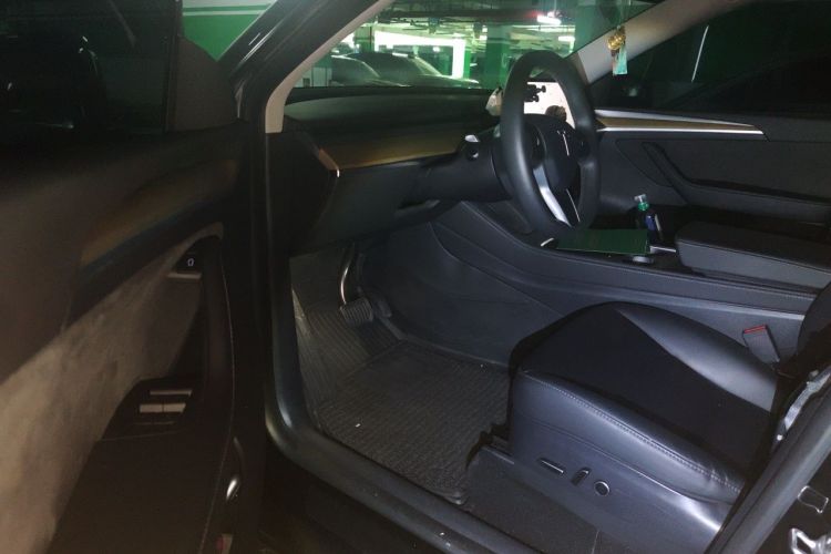 Tesla Model Y 2023 #13 Tesla Model Y 2023 car image #13