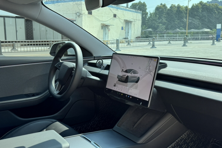 Tesla Model 3 2025 #18 Tesla Model 3 2025 car image #18