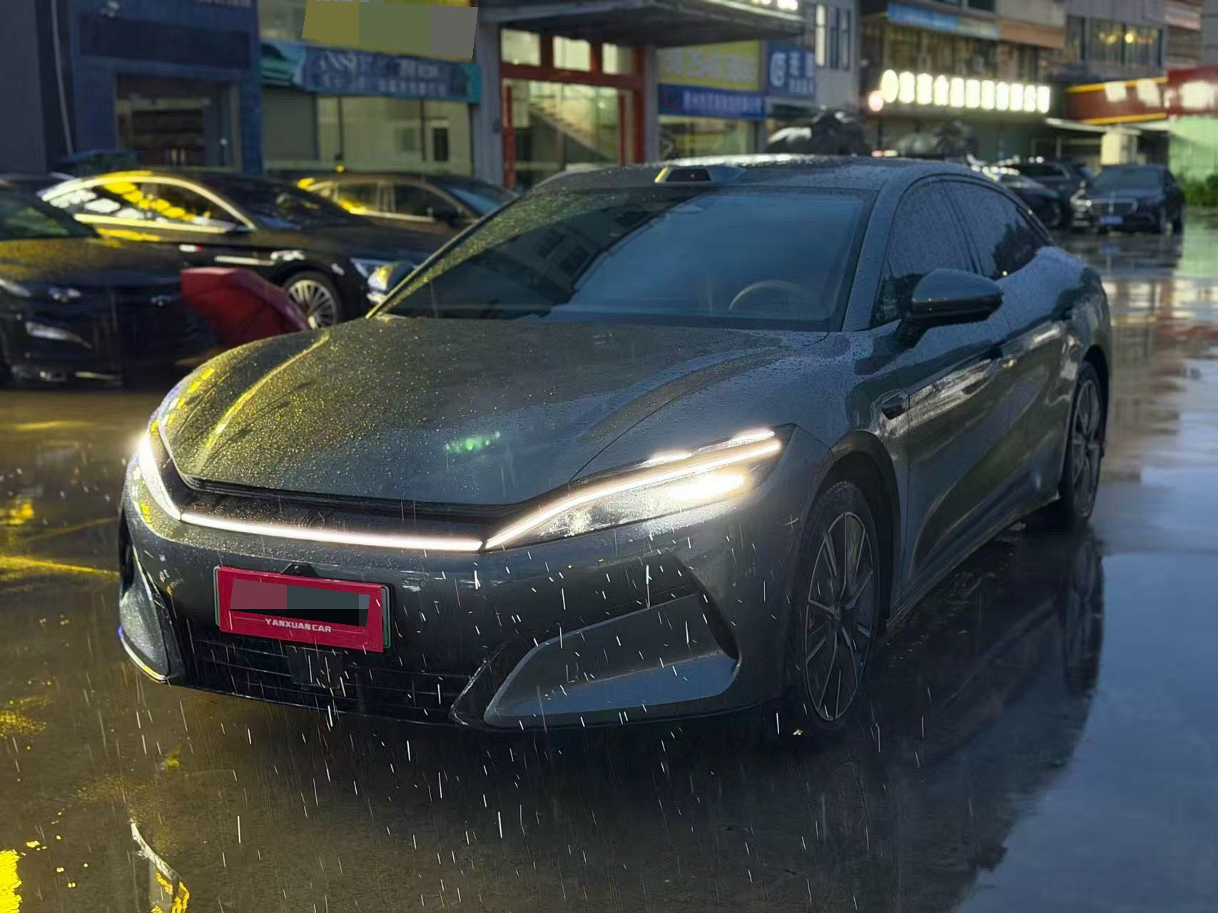 BYD HanL 2025 car image 