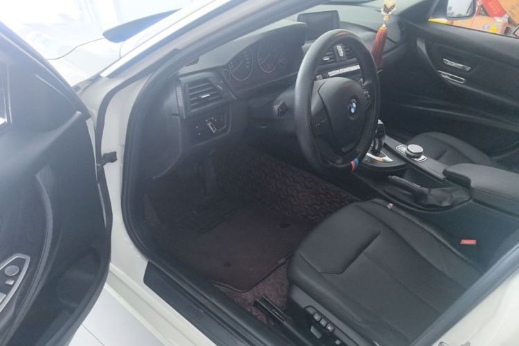 BMW 3 Series 2015 car image #16