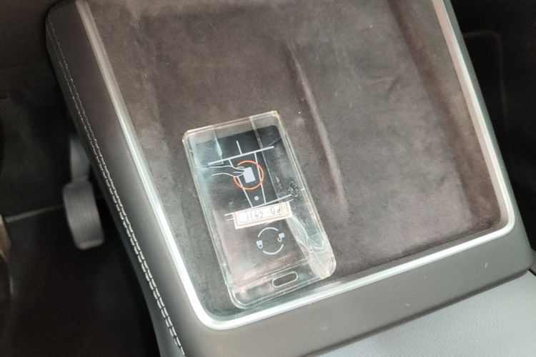 Tesla Model Y 2025 car image #14