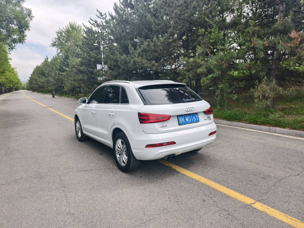 Audi Q3 2016 immagine di auto #9