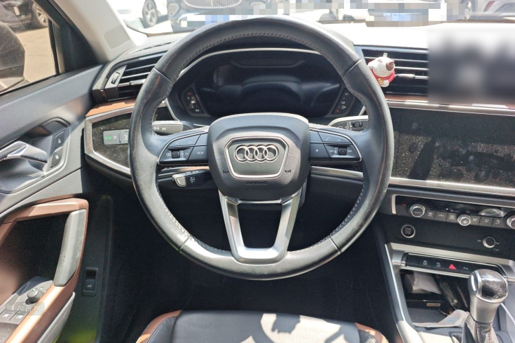 Audi Q3 2022 #12 Audi Q3 2022 car image #12