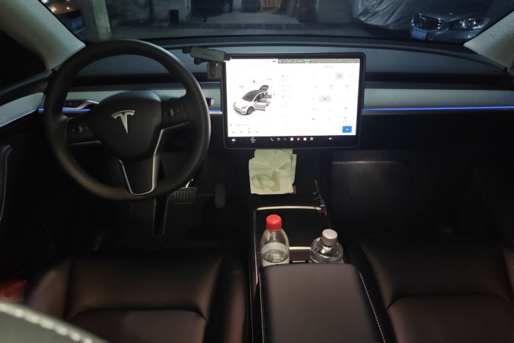 Tesla Model Y 2023 #7 Tesla Model Y 2023 car image #7