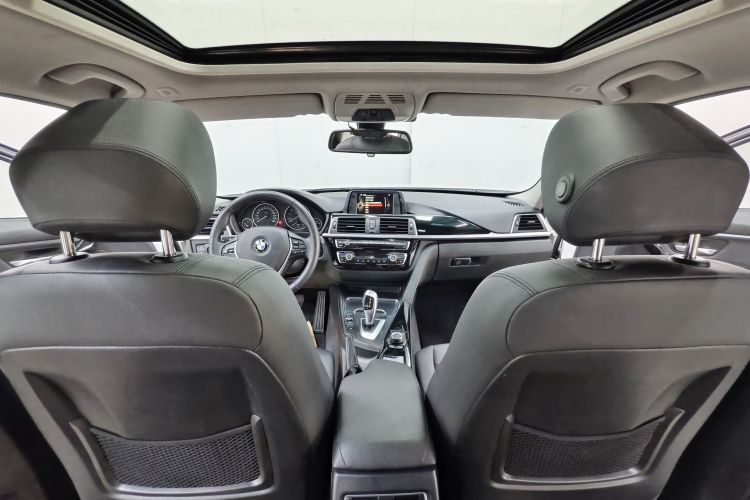 BMW 3 Series 2017 #15 BMW 3 Series 2017 car image #15