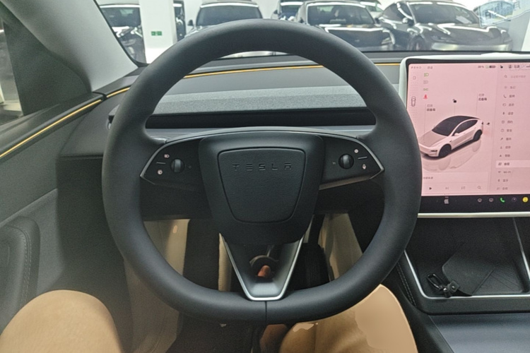 Tesla Model Y 2025 #11 Tesla Model Y 2025 car image #11