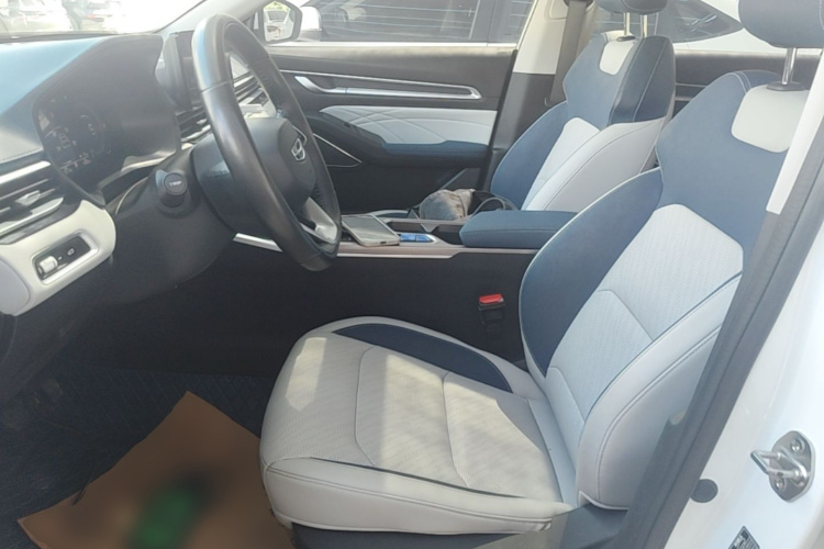 GEELY Emgrand 2021 #15 GEELY Emgrand 2021 car image #15