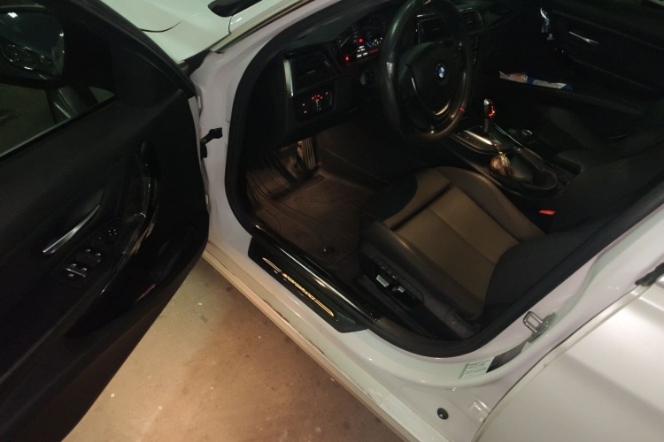 BMW 3 Series 2017 #9 BMW 3 Series 2017 car image #9