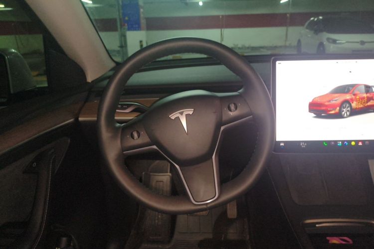 Tesla Model Y 2023 #11 Tesla Model Y 2023 car image #11