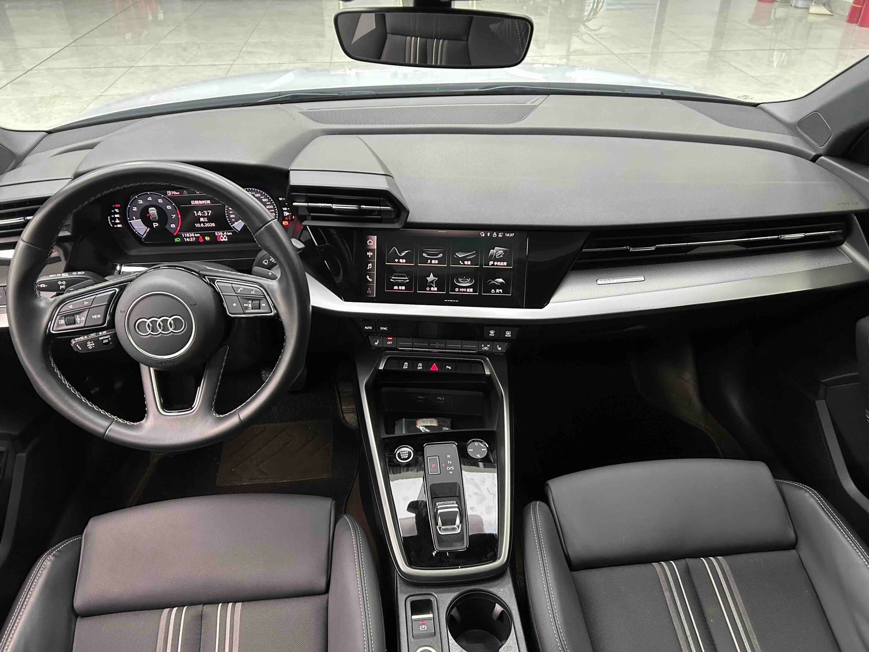 Audi A3 2023 immagine di auto #2