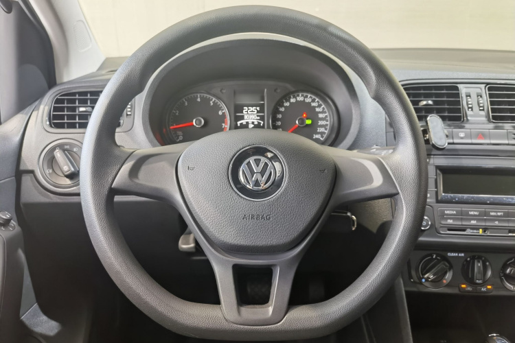 Volkswagen Polo 2017 #13 Volkswagen Polo 2017 car image #13