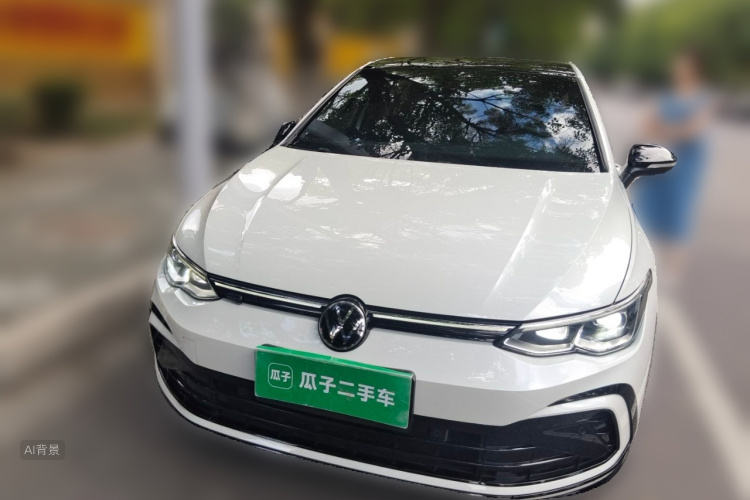 Volkswagen Golf 2022 car image #3