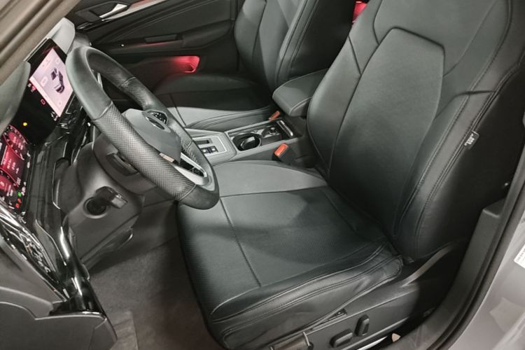 Volkswagen Golf 2023 #15 Volkswagen Golf 2023 car image #15