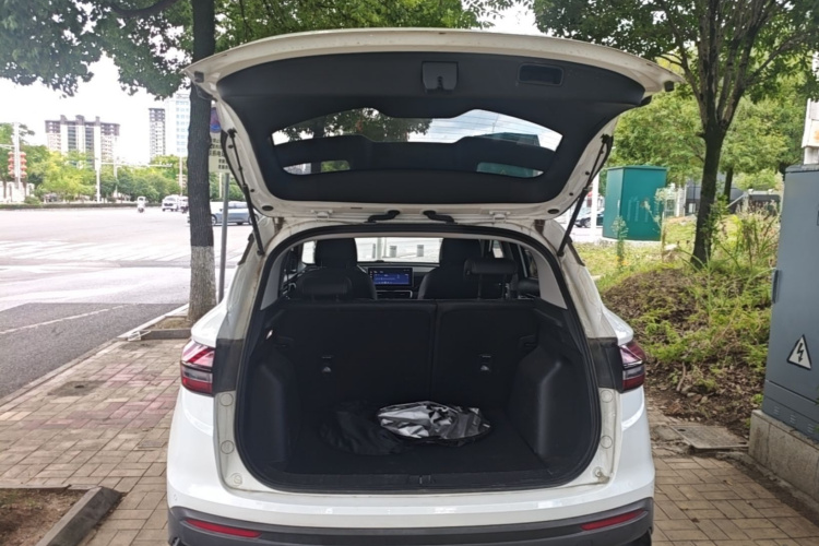 GEELY Coolray 2025 car image #19