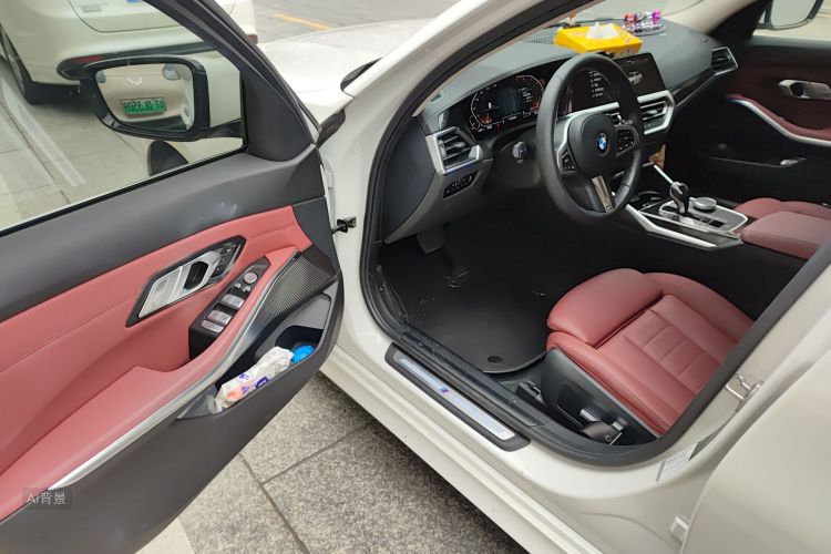 BMW 3 Series 2021 car image #18