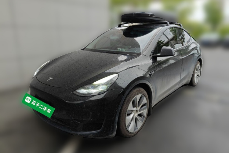 Tesla Model Y 2022 immagine di auto #2