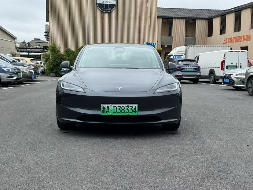 Tesla Model 3 2025 #2 Tesla Model 3 2025 car image #2