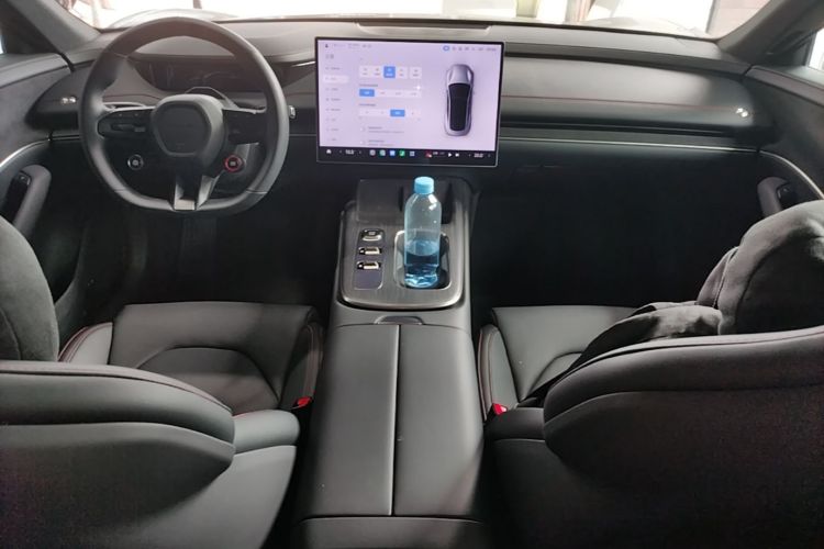 MI SU7 2025 car image #10