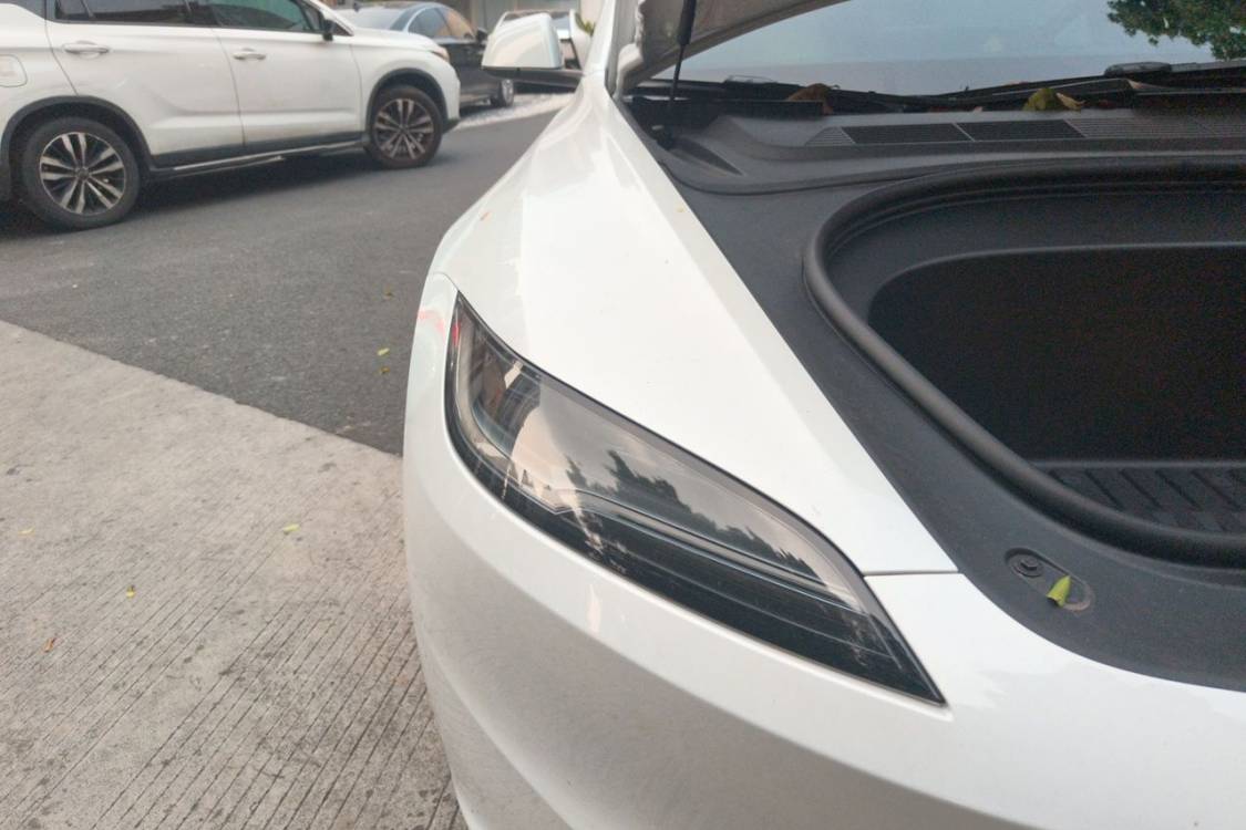 Tesla Model 3 2024 imagen de coche #7