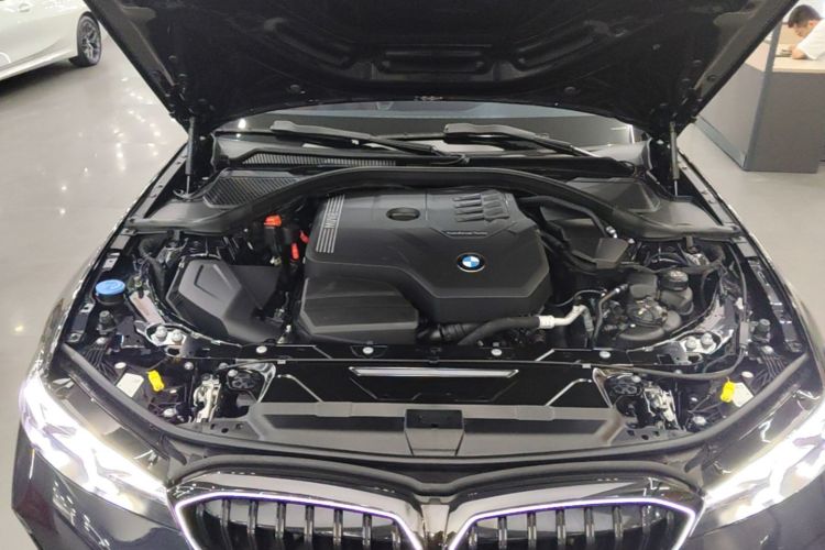 BMW 3 Series 2025 #20 BMW 3 Series 2025 car image #20