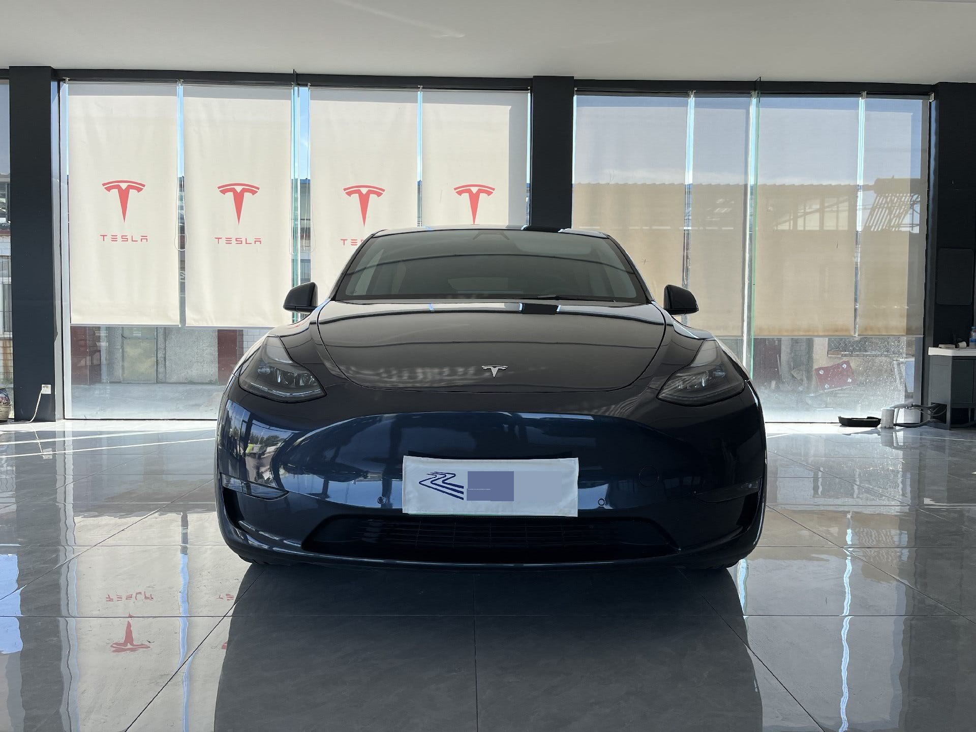 Tesla Model Y 2023 #3 Tesla Model Y 2023 car image #3