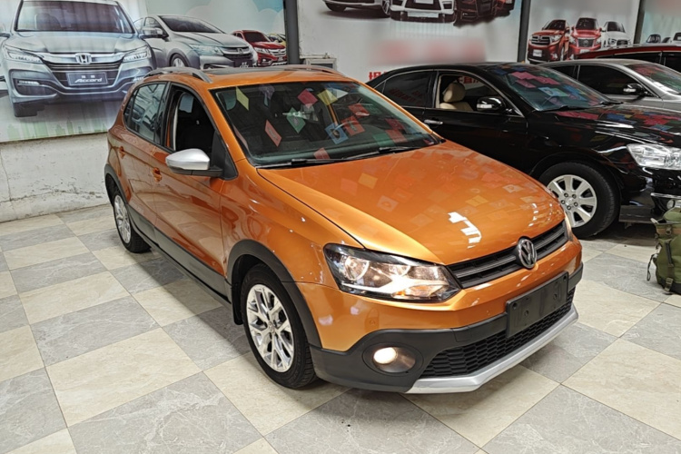 Volkswagen Polo 2015 car image #4