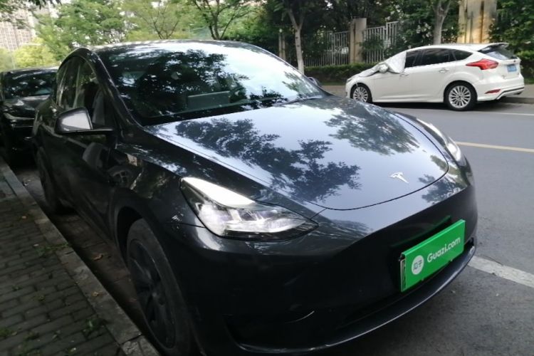 Tesla Model Y 2024 #4 Tesla Model Y 2024 immagine di auto #4