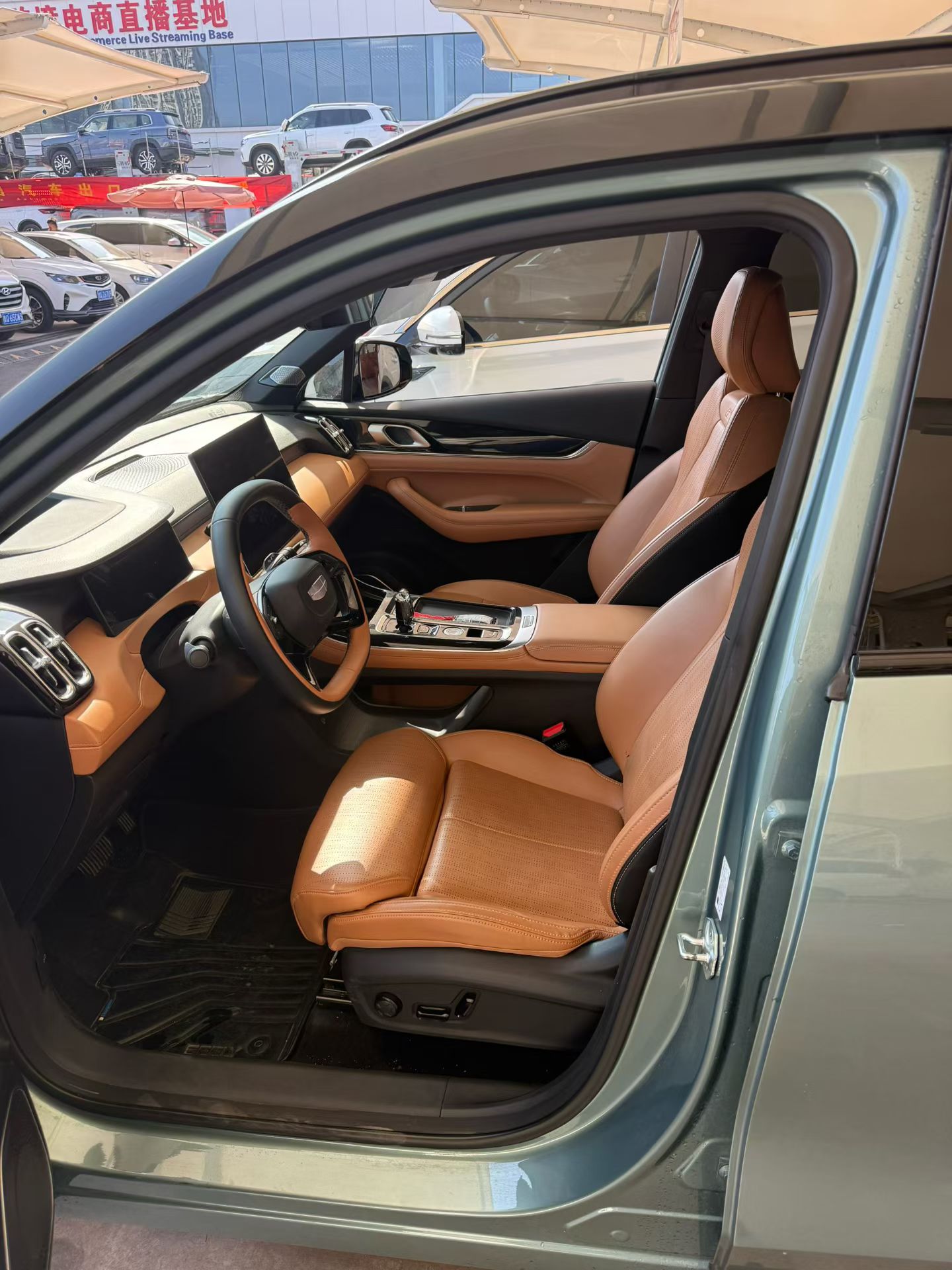 GEELY Boyue L 2025 immagine di auto #4