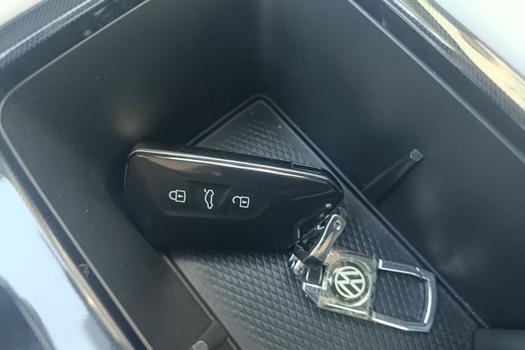 2025 car image #14