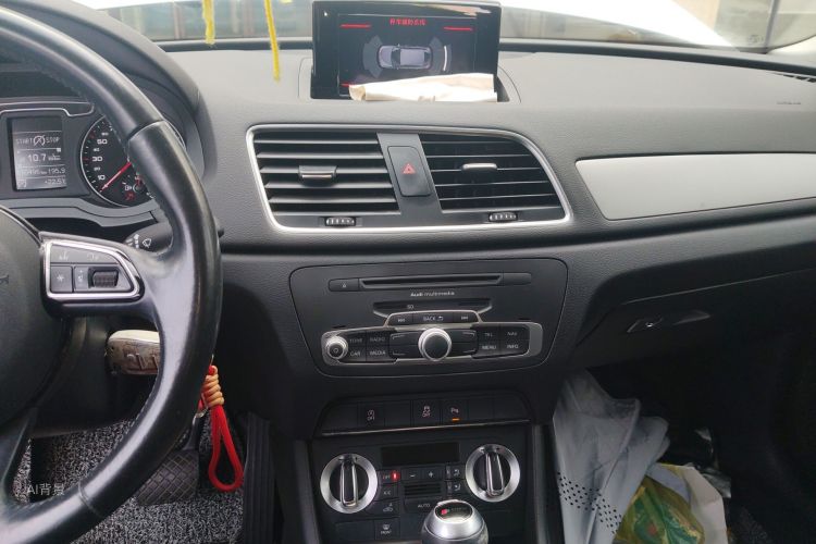 Audi Q3 2016 immagine di auto #15