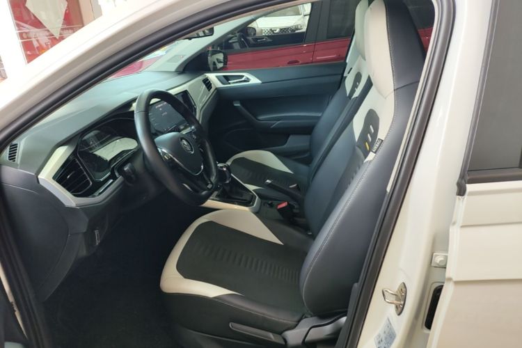 Volkswagen Polo 2019 car image #15