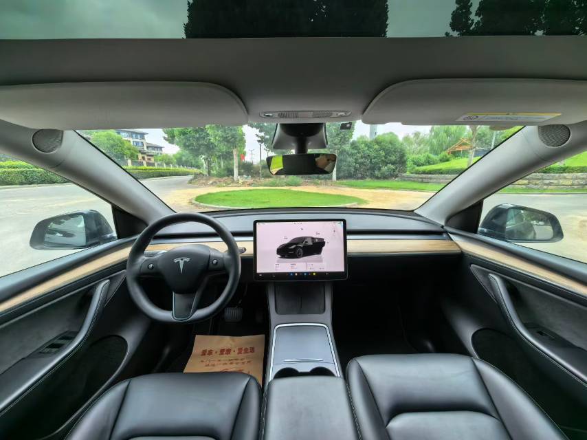 Tesla Model Y 2023 #6 Tesla Model Y 2023 car image #6