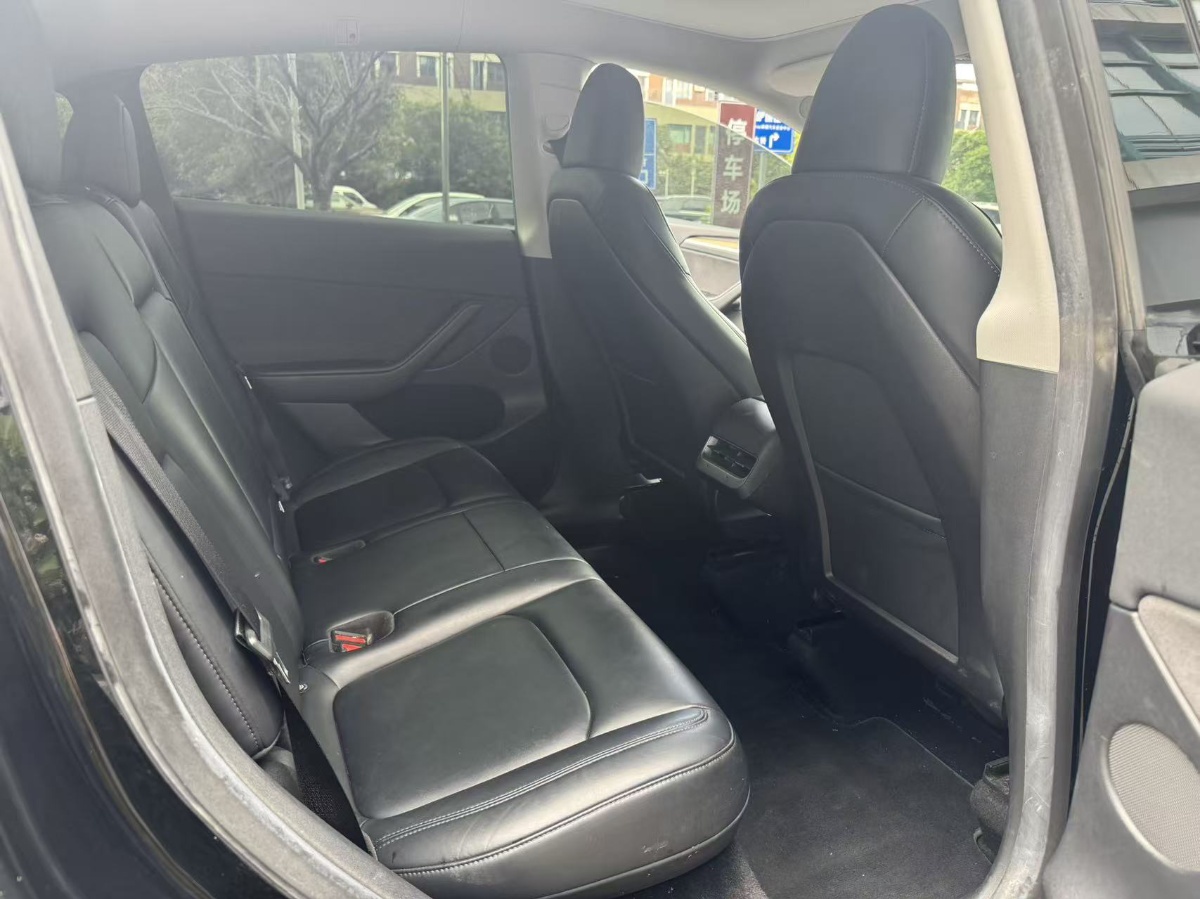 Tesla Model Y 2022 #5 Tesla Model Y 2022 car image #5