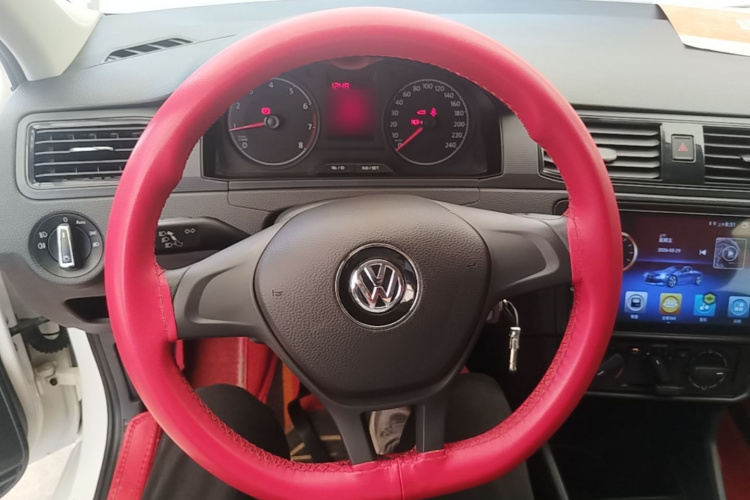 Volkswagen Santana 2022 car image #15