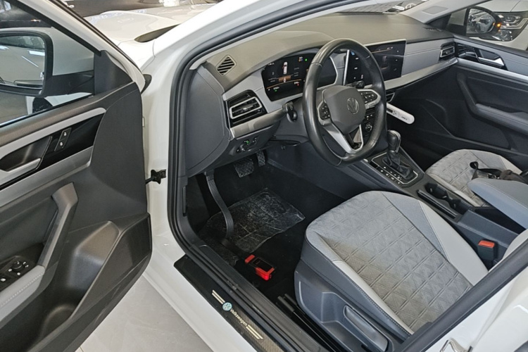 Volkswagen Lavida 2022 car image #16