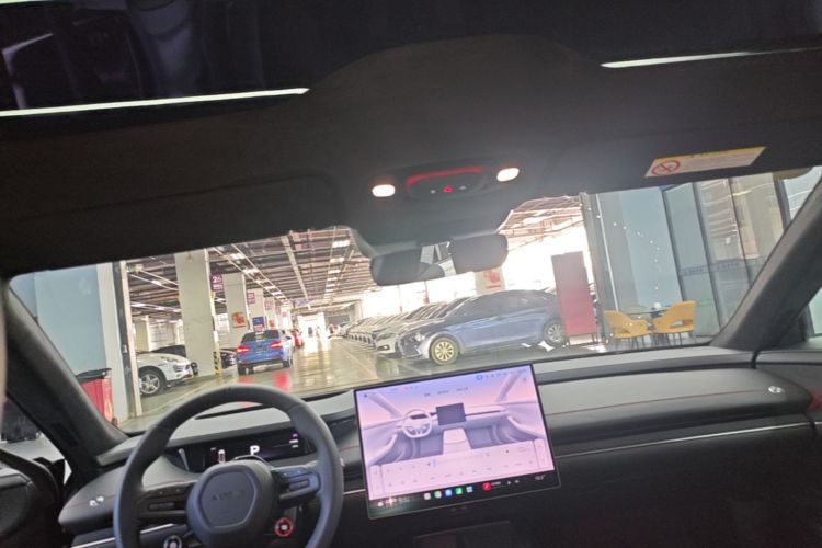 MI SU7 2025 immagine di auto #18