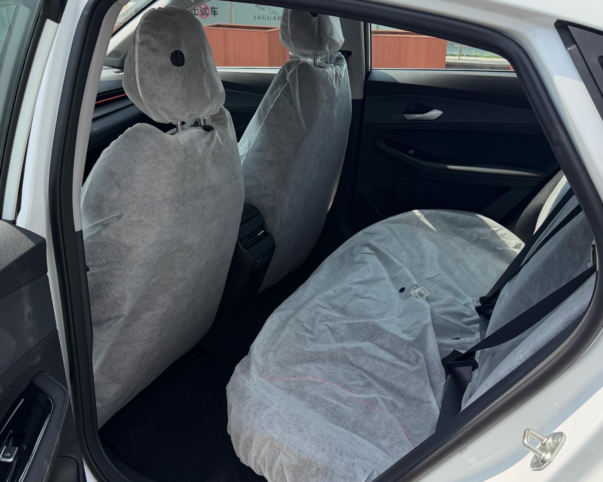 GEELY Binray 2026 car image #3