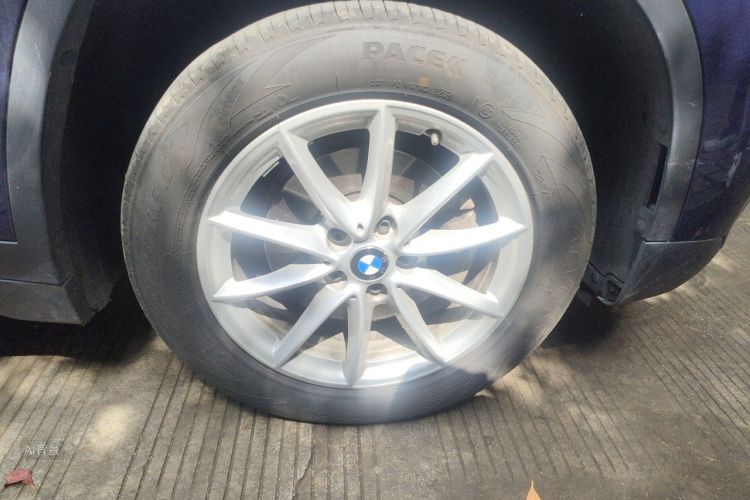 BMW X1 2019 car image #9