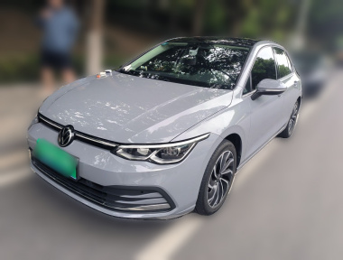 Volkswagen Golf 2023 صورة سيارة 