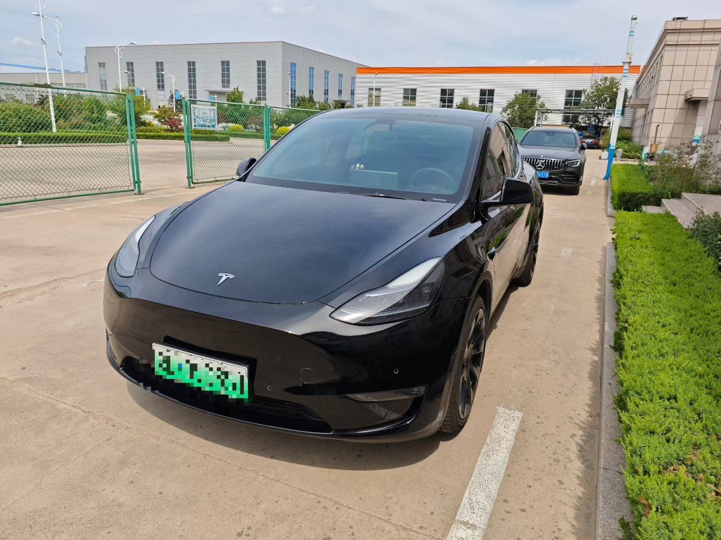 Tesla Model Y 2022 Tesla Model Y 2022 car image