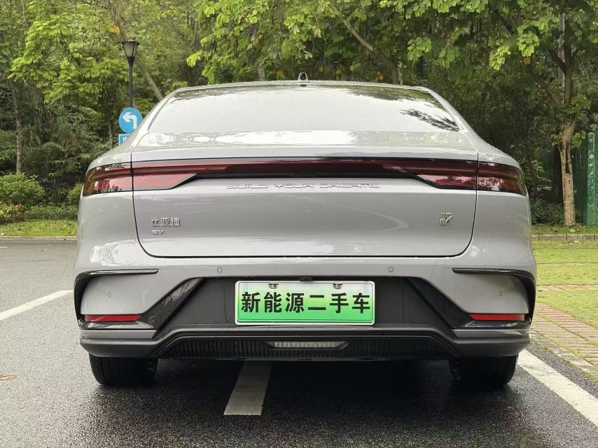 BYD Han 2025 car image #8