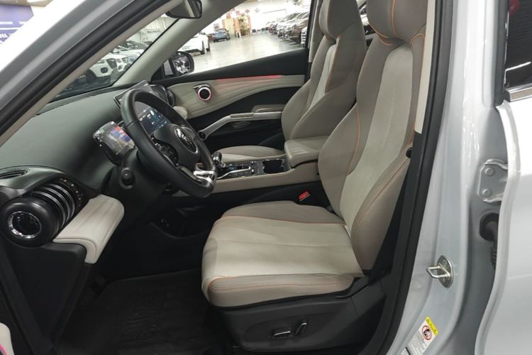 BYD Yuan Plus 2023 immagine di auto #15
