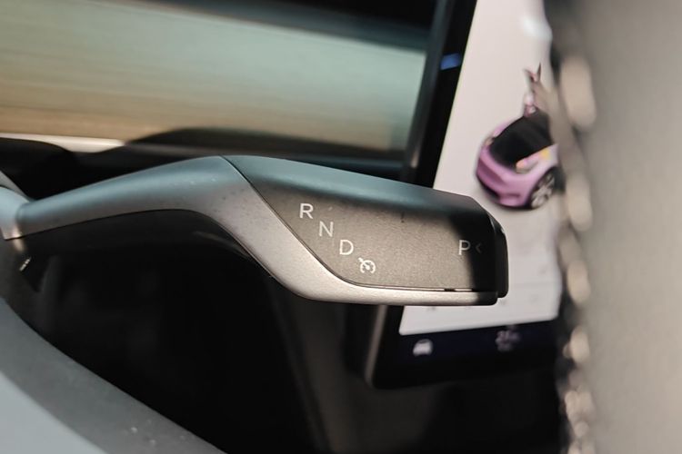 Tesla Model Y 2023 #18 Tesla Model Y 2023 car image #18