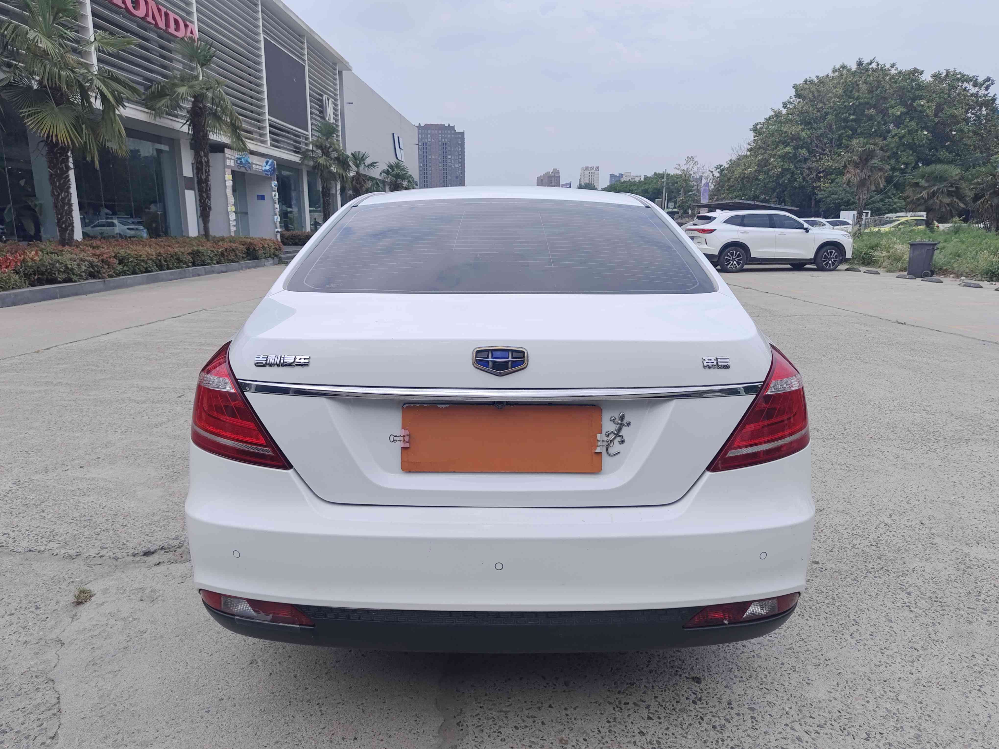 GEELY Emgrand 2016 car image #8