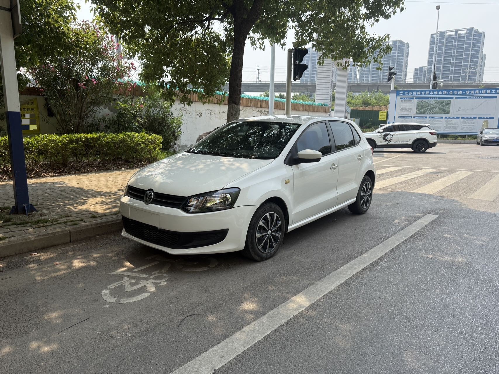 Volkswagen Polo 2013 Volkswagen Polo 2013 car image