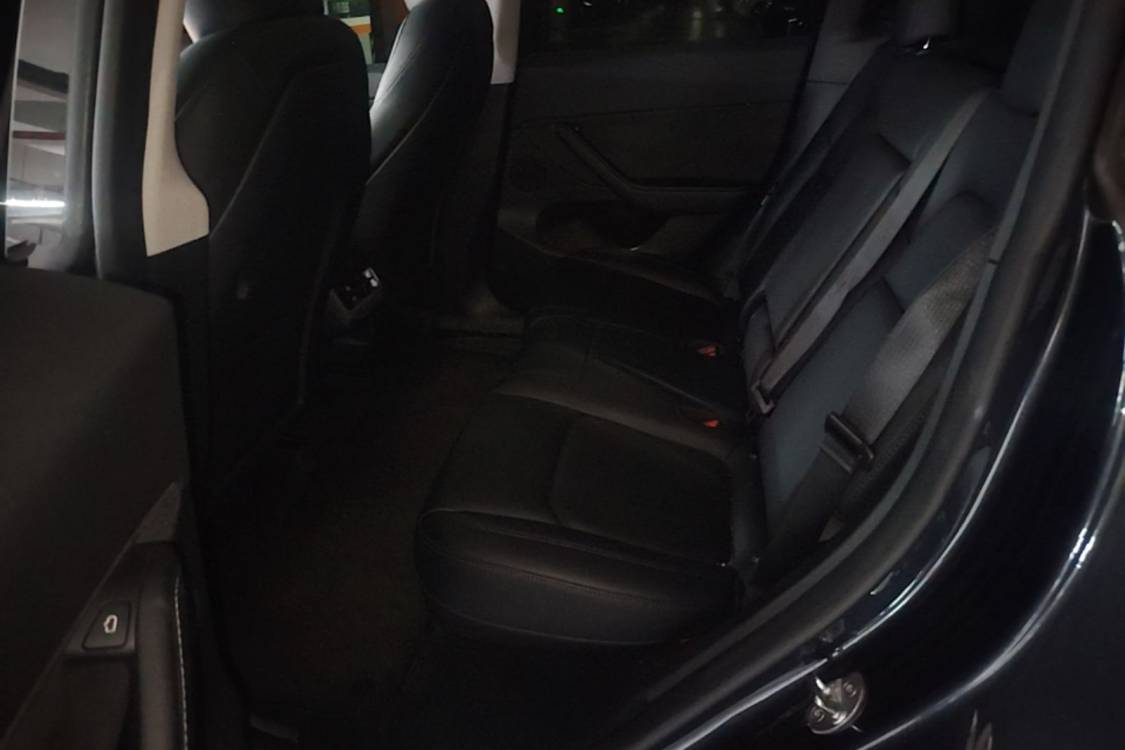 Tesla Model Y 2024 #8 Tesla Model Y 2024 car image #8